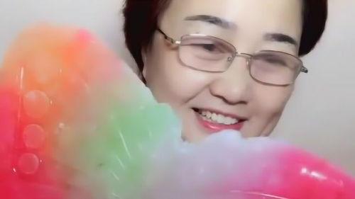 阿姨爽在线视频,揭秘网络直播界的魅力女神