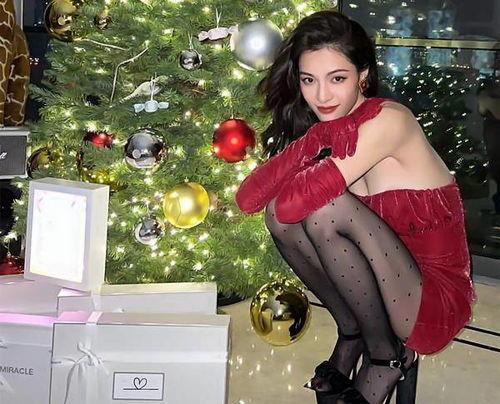 自拍丝袜高跟在线视频